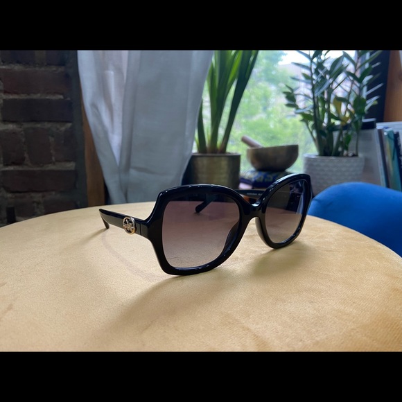 Coach sunglasses with case - Picture 4 of 10